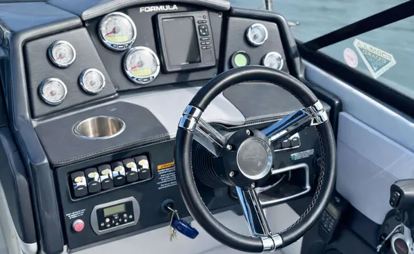 2015 Formula 240 BR detail image 10