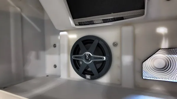 2026 Barletta Lusso 25UA-38