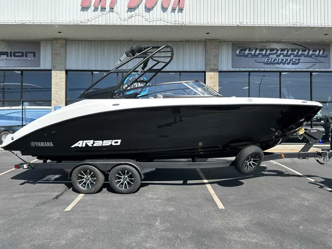 2026 Yamaha AR250