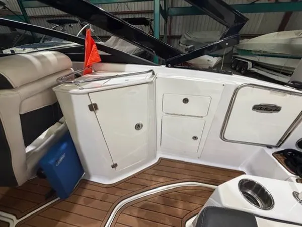 boat-detail-slider-thumb-6