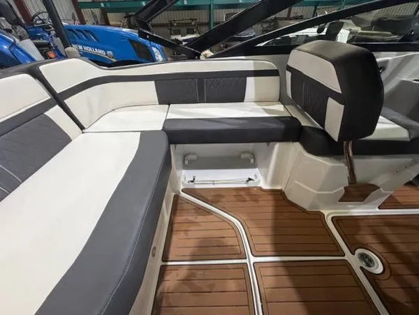 boat-detail-slider-thumb-15