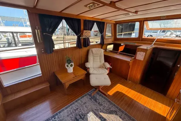 Marine Trader Tri-Cabin 1986-16