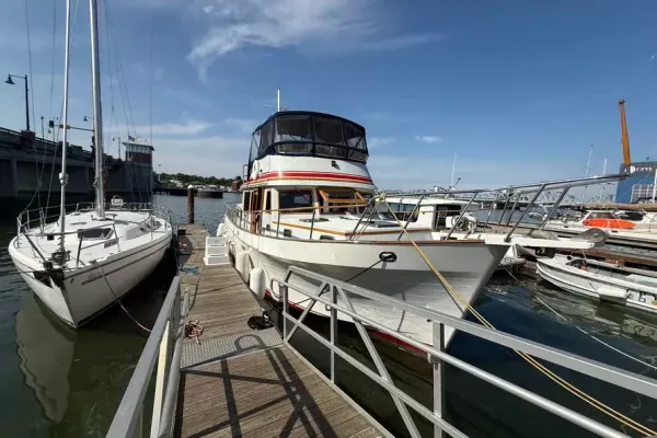 Marine Trader Tri-Cabin 1986-17
