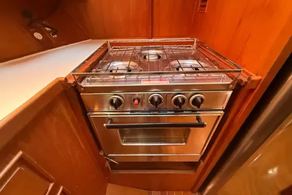 Marine Trader Tri-Cabin 1986-21