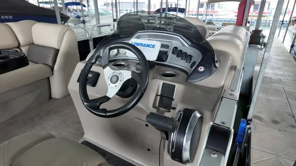 2022 Sun tracker Fishin' Barge 22 DLX-33