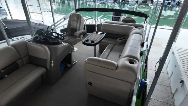 2022 Sun tracker Fishin' Barge 22 DLX-37