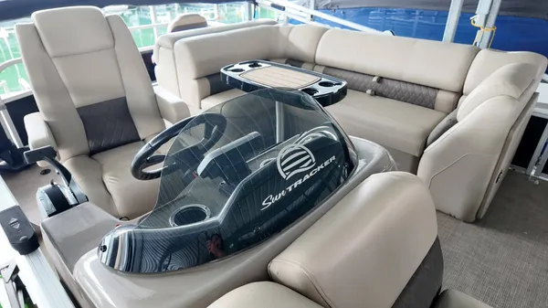 2022 Sun tracker Fishin' Barge 22 DLX-19