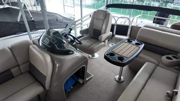 2022 Sun tracker Fishin' Barge 22 DLX-21