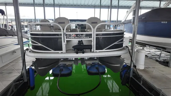 2022 Sun tracker Fishin' Barge 22 DLX-5