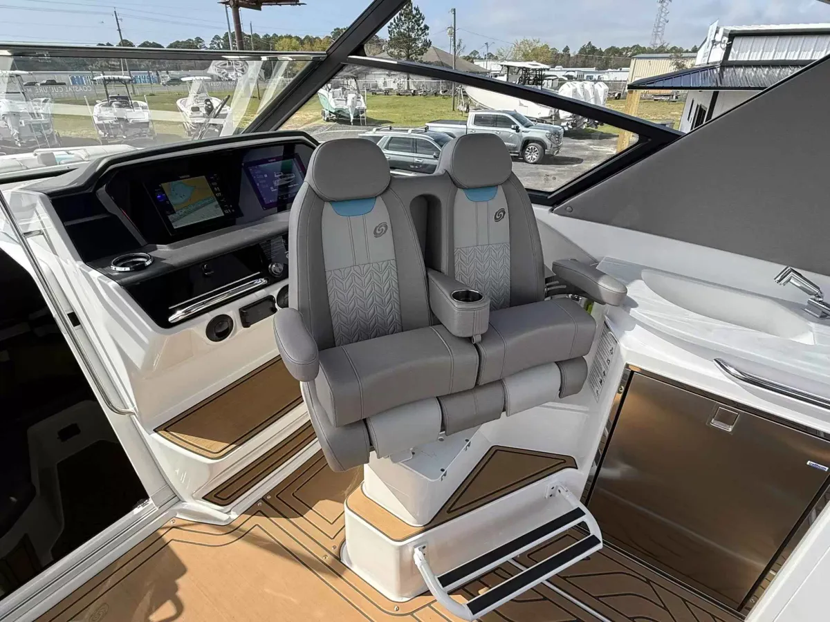 2025 Hurricane SD3200