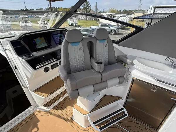 2025 Hurricane SD3200