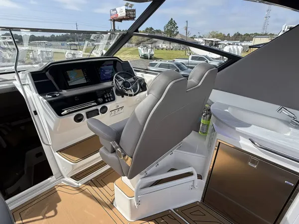 2025 Hurricane SD3200