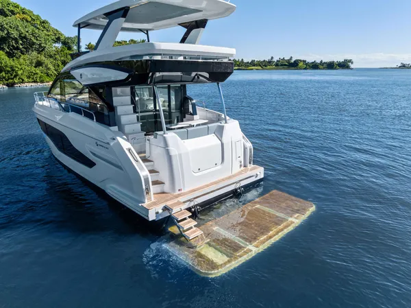 2027 Cruisers Yachts 50 FLY detail image 2