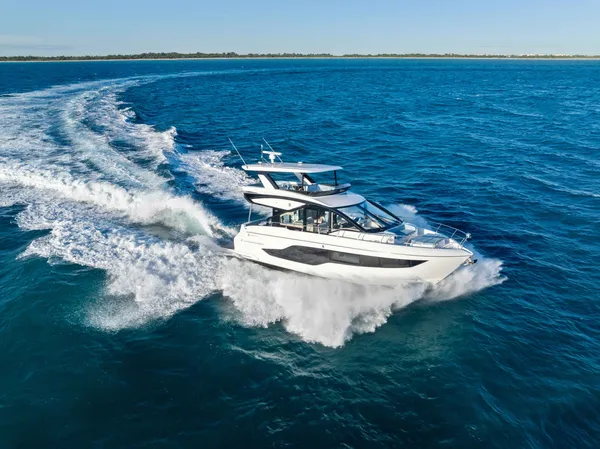 2027 Cruisers Yachts 50 FLY detail image 0