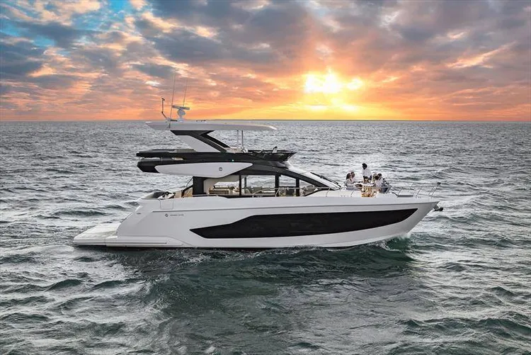 2027 Cruisers Yachts 57 FLY0