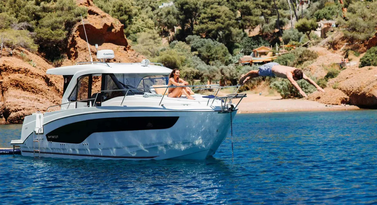 2027 Beneteau Antares 9 OB-4