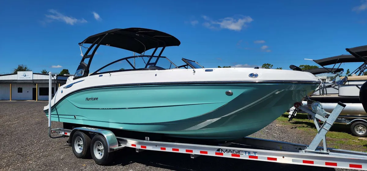 2026 Hurricane SunDeck SD 2600 OB