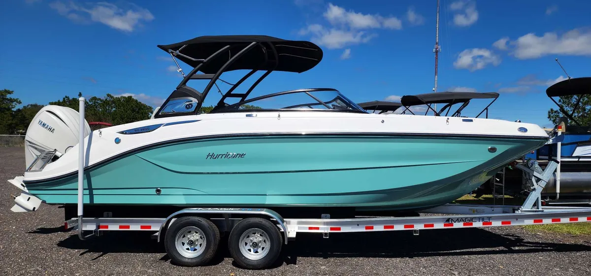 2026 Hurricane SunDeck SD 2600 OB