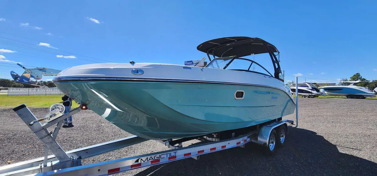 2026 Hurricane SunDeck SD 2600 OB