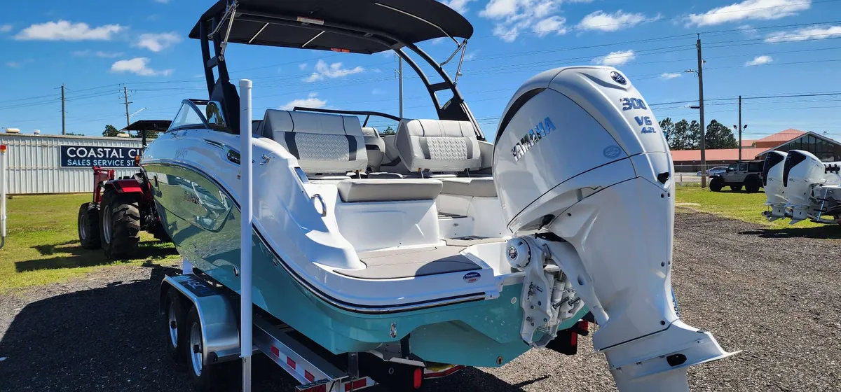 2026 Hurricane SunDeck SD 2600 OB