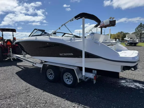 2018 Scarab 215G