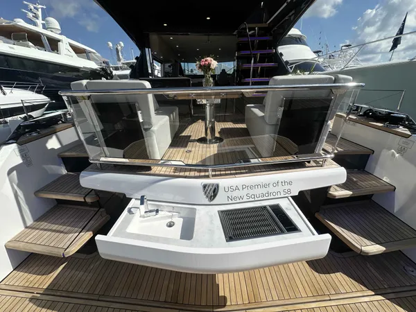 2026 Fairline SQUADRON 58 detail image 10