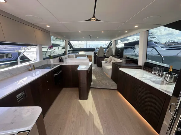 2026 Fairline SQUADRON 58 detail image 18