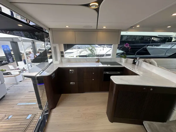 2026 Fairline SQUADRON 58 detail image 20