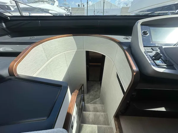 2026 Fairline SQUADRON 58 detail image 29