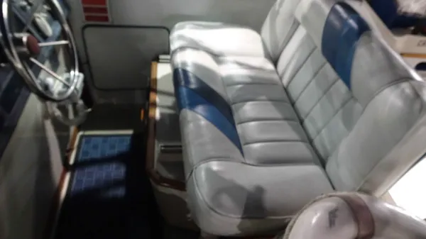 1987 Sea Ray 340 Sundancer-15