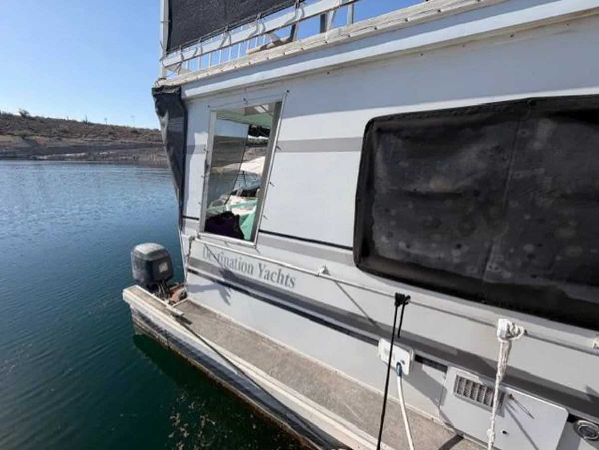 dummy-boat-img