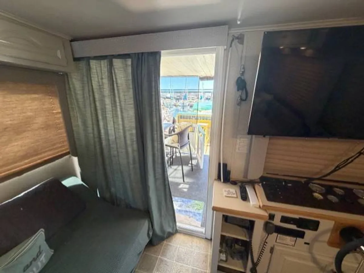 dummy-boat-img