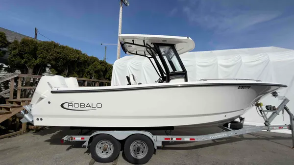 2025 Robalo R250-4