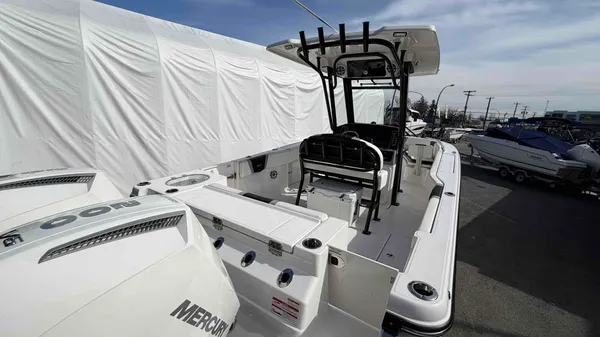 2025 Robalo R250-28