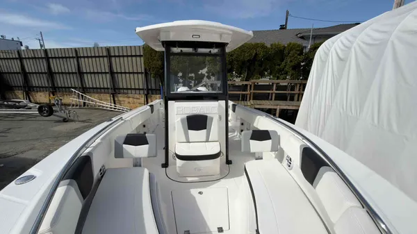 2025 Robalo R250-37