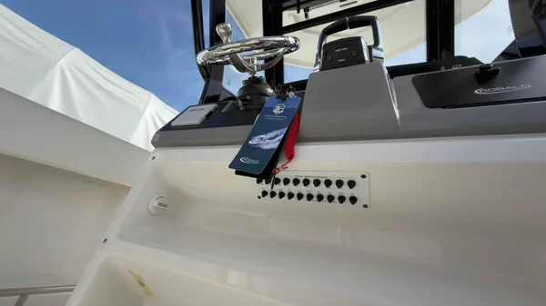 2025 Robalo R250-47