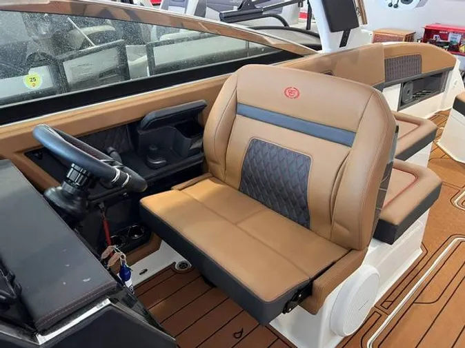 2025 Cobalt R33 Surf