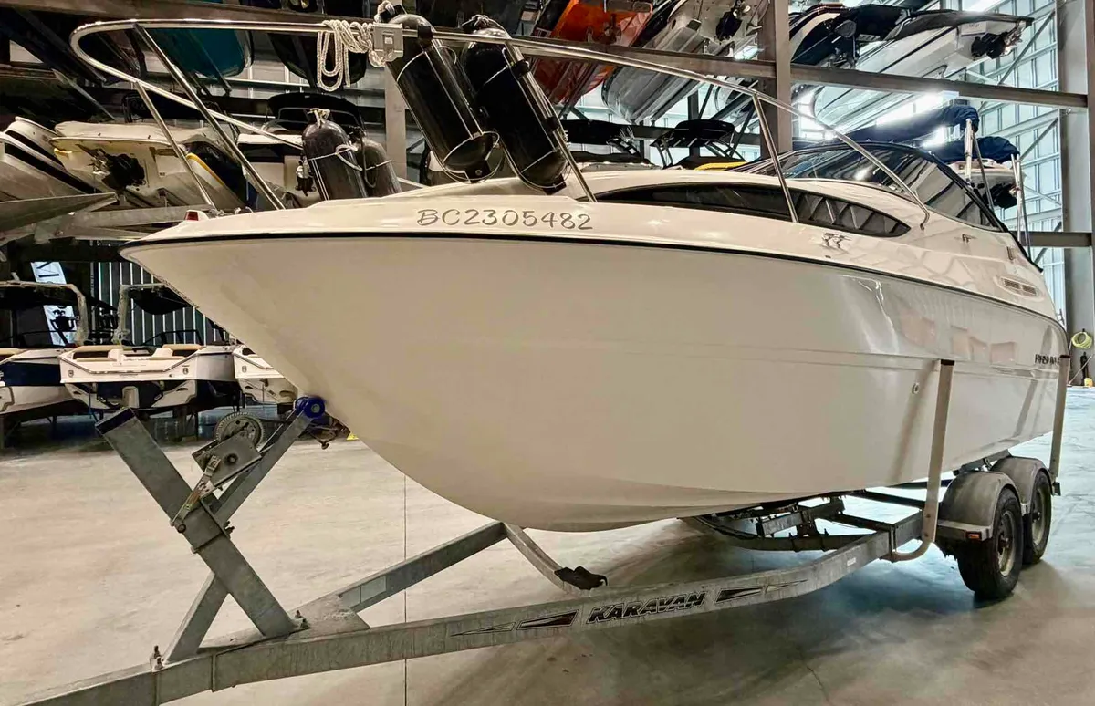2010 Bayliner 245-2