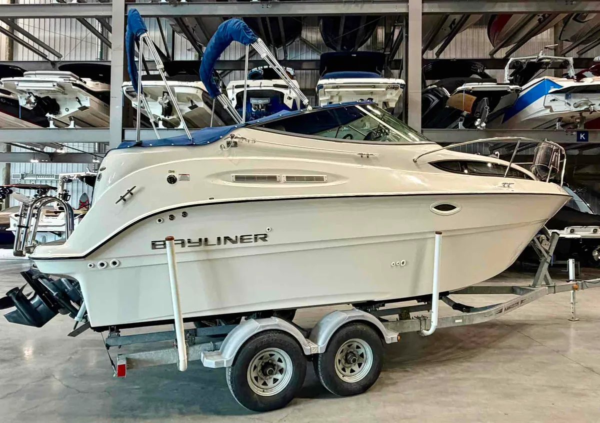 2010 Bayliner 245-8
