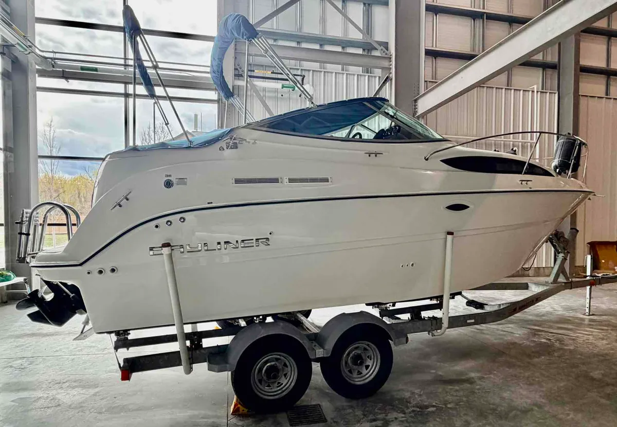 2010 Bayliner 245-11