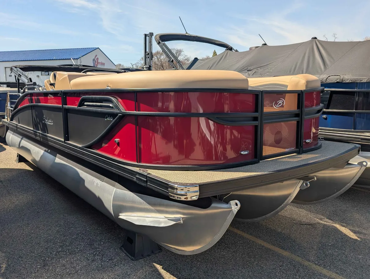 boat-carouselImage-image