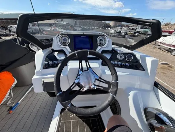 boat-detail-slider-thumb-3