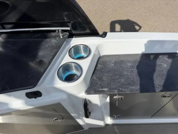 boat-detail-slider-thumb-17