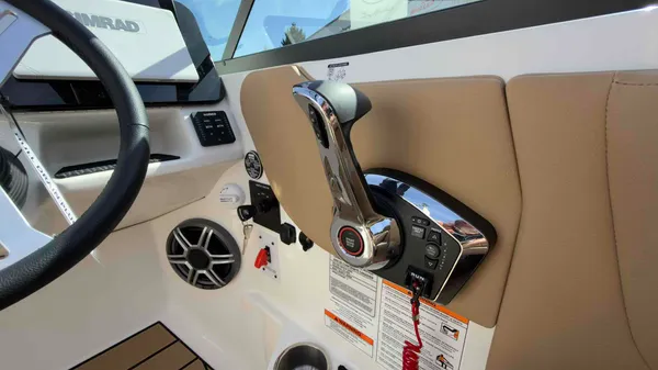 2026 Sea Ray SDX 230-10