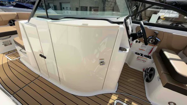 2026 Sea Ray SDX 230-18