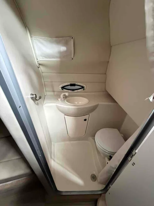 2010 Bayliner 245-18