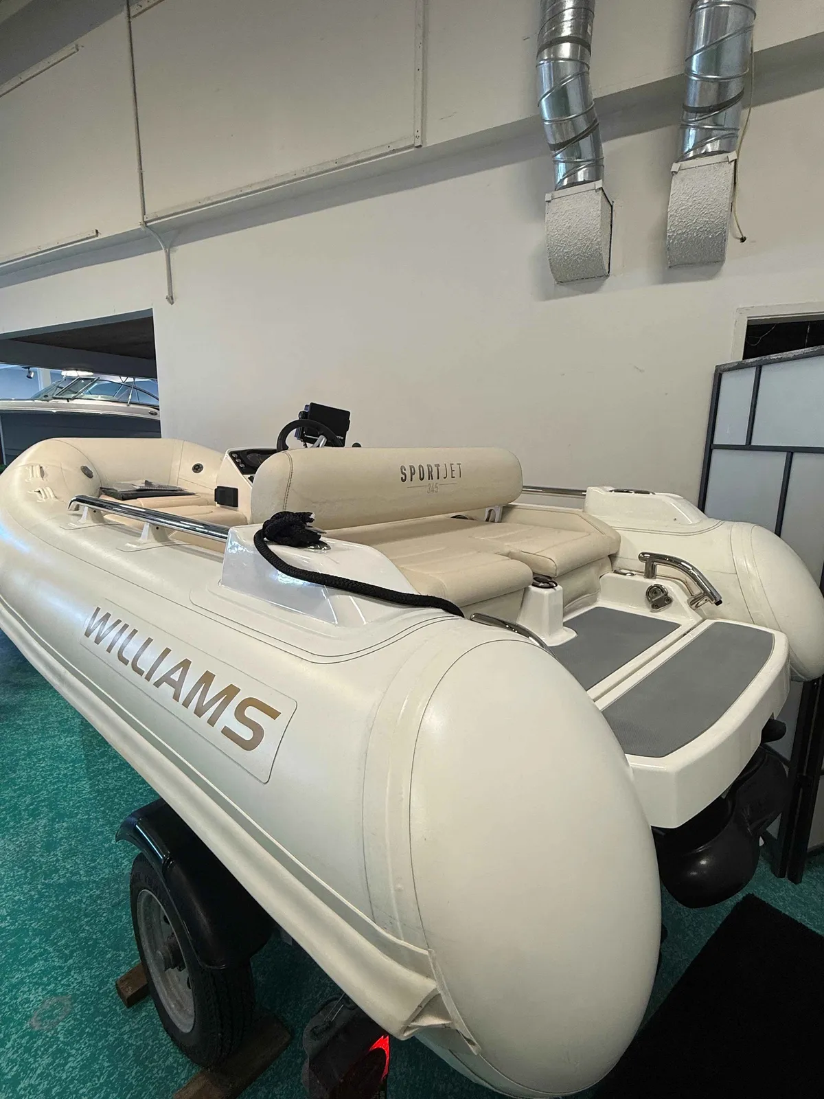 2021 Williams Jet Tender Sportjet345-4