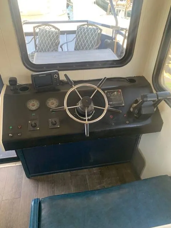 boat-detail-slider-thumb-17