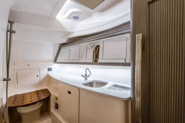 2027 Grady White FREEDOM 415 detail image 12