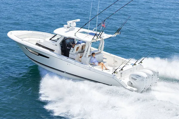 2027 Pursuit S 388 detail image 1